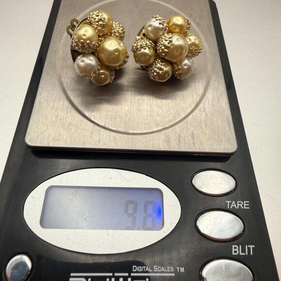 Vintage Japan Cluster Faux Pearl Clip-On Earrings Gold & Champagne Beads - Picture 9 of 9